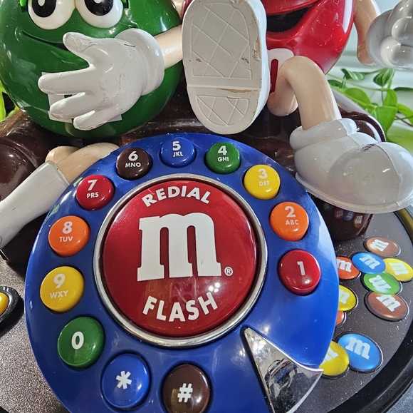 Vintage Animated M&M's Candy Landline Telephone M&Ms talks when the phone rings - Picture 10 of 12
